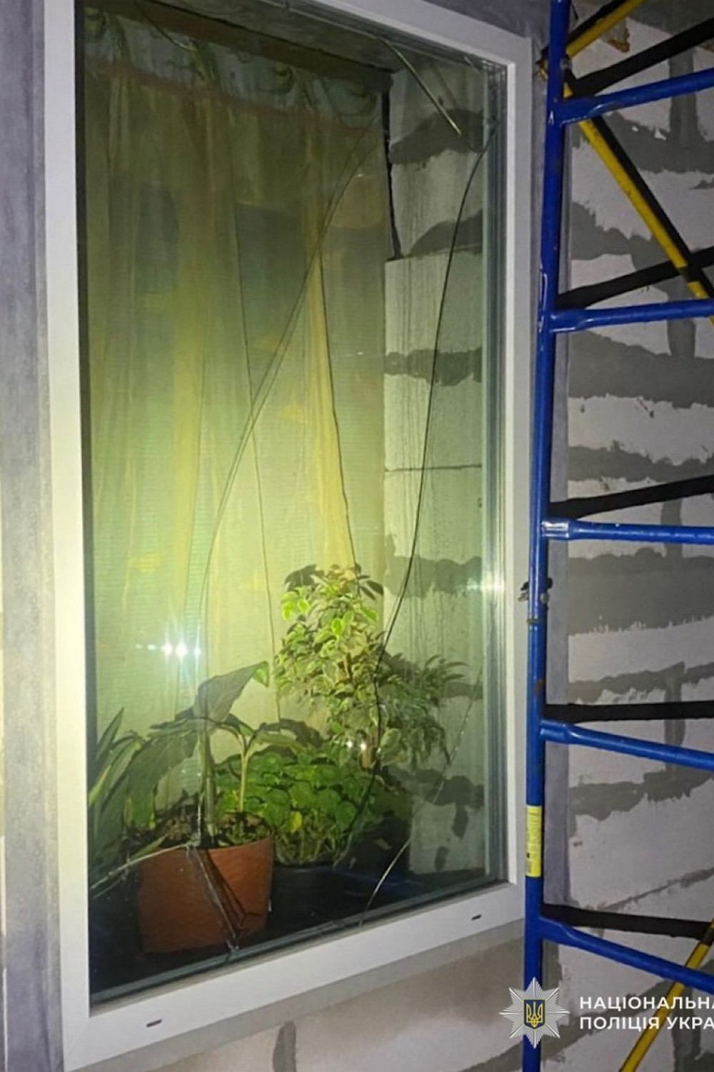 Обстріли Нікополя і району тривали весь день, троє поранених дітей в області – наслідки ворожого терору за добу (фото)