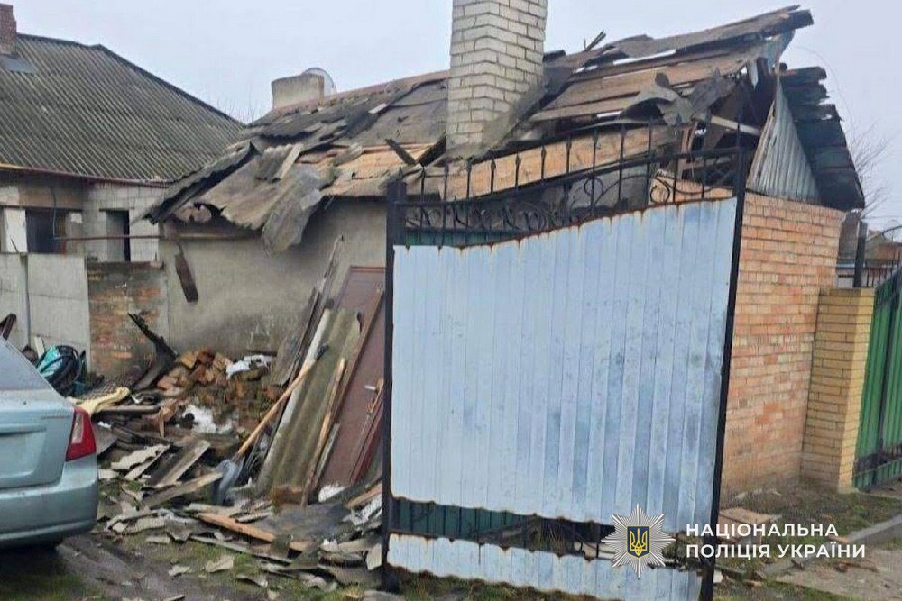 Обстріли Нікополя і району тривали весь день, троє поранених дітей в області – наслідки ворожого терору за добу (фото)