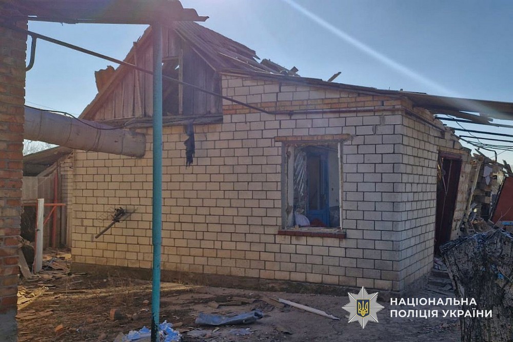 У Нікополі і районі, а також на Синельниківщині поранені і руйнування внаслідок ворожих атак.