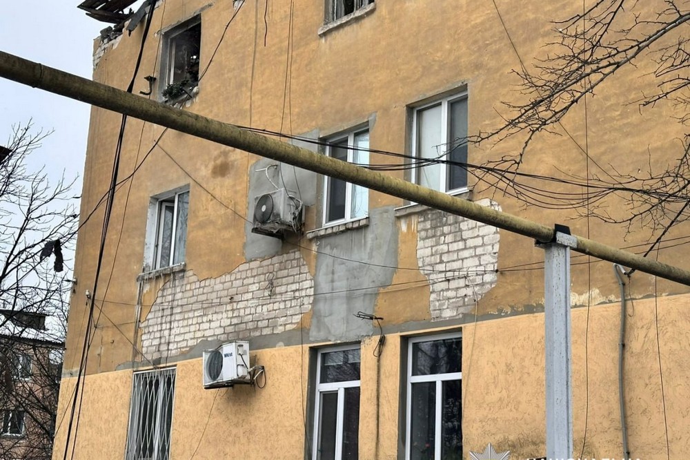 У Нікополі і районі, а також на Синельниківщині поранені і руйнування внаслідок ворожих атак.