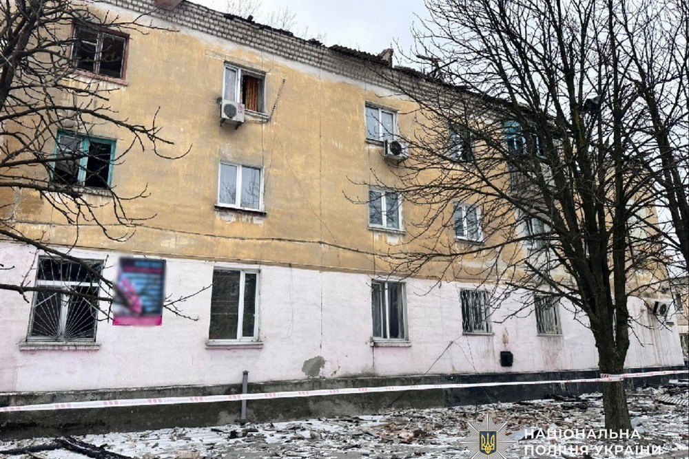 У Нікополі і районі, а також на Синельниківщині поранені і руйнування внаслідок ворожих атак.