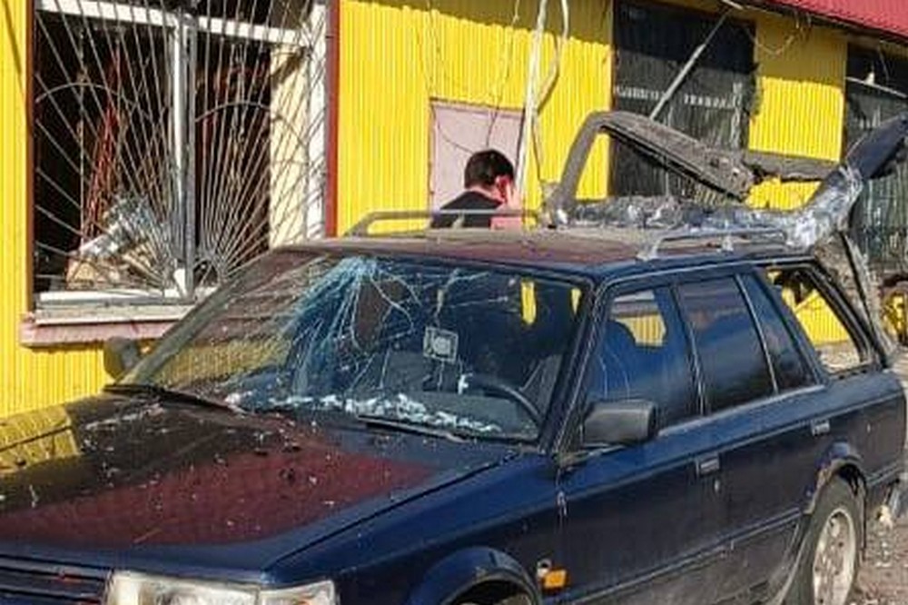 У Нікополі побито лікарню, в районі знищено автобус, 2 загиблих і 3 поранених на Синельниківщині протягом дня 11 лютого (фото)