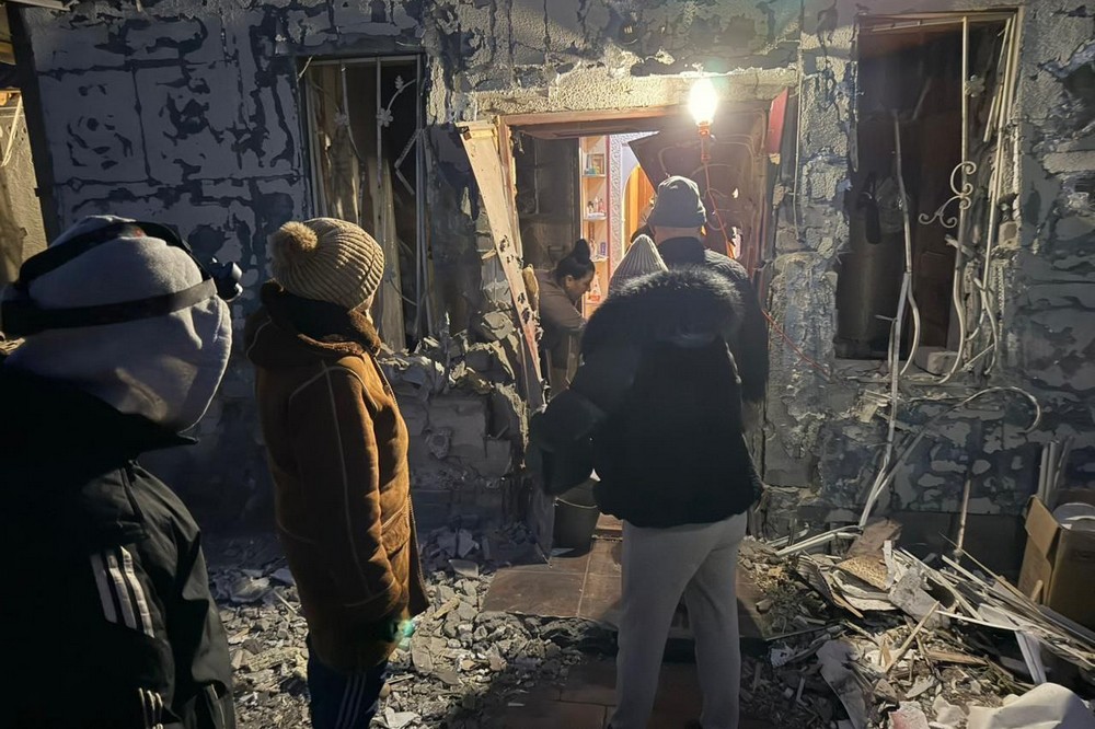 У Нікополі побито лікарню, в районі знищено автобус, 2 загиблих і 3 поранених на Синельниківщині протягом дня 11 лютого (фото)