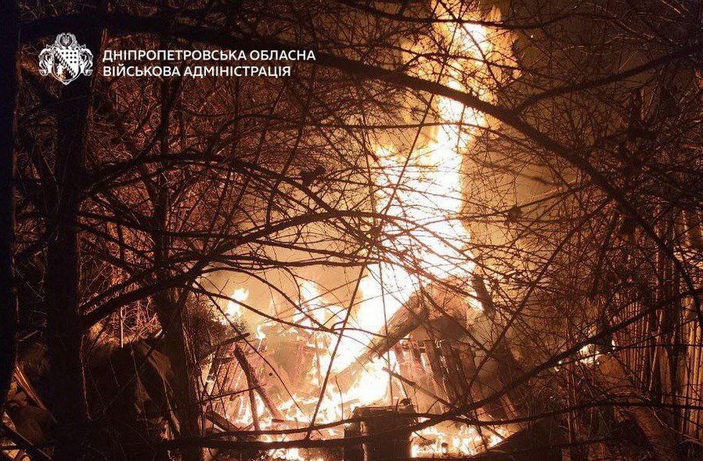 Серед поранених немовля і 4-річна дитина: ворог атакував Дніпро, Нікопольщину і Синельниківщину цієї ночі