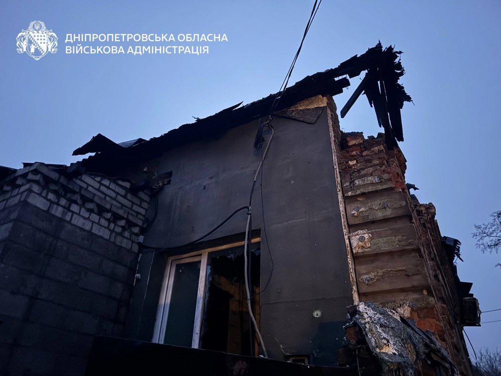 Серед поранених немовля і 4-річна дитина: ворог атакував Дніпро, Нікопольщину і Синельниківщину цієї ночі