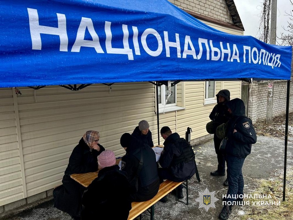 90 ударів по НІкопольщині, згорів автобус, загинула родина на Синельниківщині: всього 4 вбитих і 7 поранених на Дніпропетровщині за добу (фото)