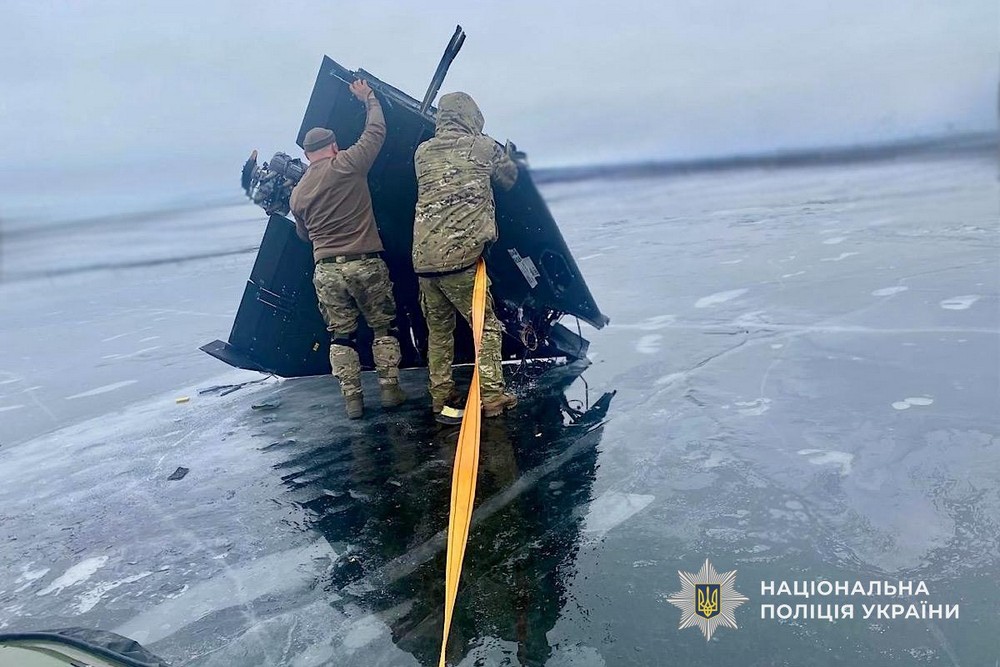 На замерзлому Дніпрі сьогодні знову виявили «Шахед» з бойовою частиною (фото) На замерзлому Дніпрі сьогодні знову виявили «Шахед» з бойовою частиною (фото)