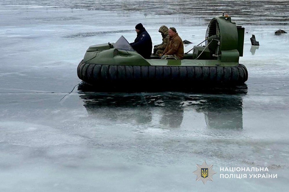 На замерзлому Дніпрі сьогодні знову виявили «Шахед» з бойовою частиною (фото) На замерзлому Дніпрі сьогодні знову виявили «Шахед» з бойовою частиною (фото)