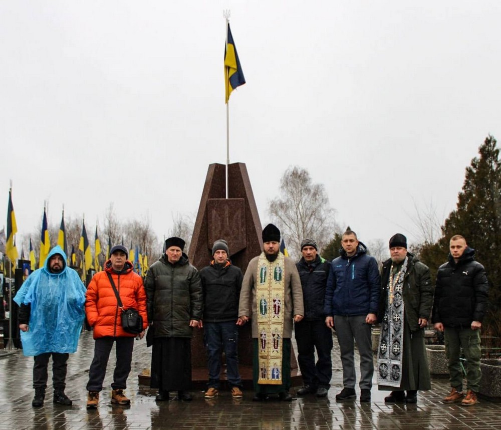 У Нікополі сьогодні звершили панахиду за полеглими воїнами У Нікополі сьогодні звершили панахиду за полеглими воїнами