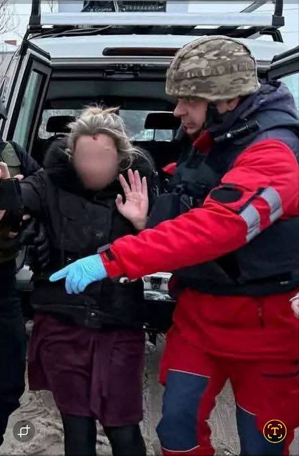 «Людина може стекти кров’ю за 1-3 хвилини»: медик з Нікополя розповів про свою роботу у прифронтовому місті (фото) «Людина може стекти кров’ю за 1-3 хвилини»: медик з Нікополя розповів про свою роботу у прифронтовому місті (фото)