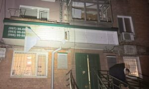 У Нікополі побито магазини, нотаріальну контору, навчальні заклади, фіксуються аварійні відключення світла