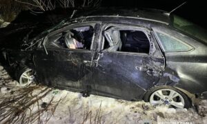 Скоїв ДТП і втік, залишивши пасажира у тяжкому стані: на Дніпропетровщині розшукують водія авто (фото)