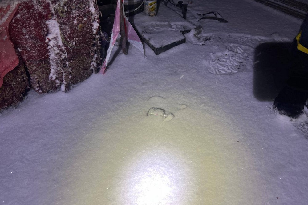 Після обстрілу на Нікопольщині виявили нерозірвані касетні суббоєприпаси (фото) Після обстрілу на Нікопольщині виявили нерозірвані касетні суббоєприпаси (фото)