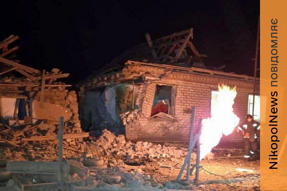 Ворог накрив Нікопольщину «Градом» - побито 11 будинків, у Павлоградському районі зачепило гімназію і адмінбудівлю (фото) 1 Ворог накрив Нікопольщину «Градом» - побито 11 будинків, у Павлоградському районі зачепило гімназію і адмінбудівлю (фото)