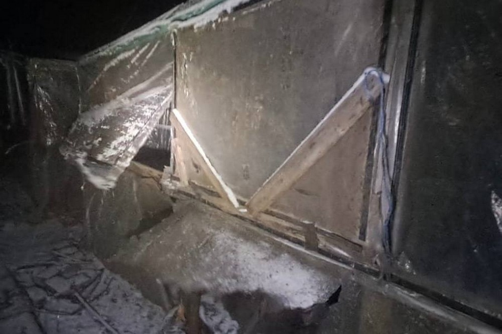 Ворог накрив Нікопольщину «Градом» - побито 11 будинків, у Павлоградському районі зачепило гімназію і адмінбудівлю (фото) Ворог накрив Нікопольщину «Градом» - побито 11 будинків, у Павлоградському районі зачепило гімназію і адмінбудівлю (фото)