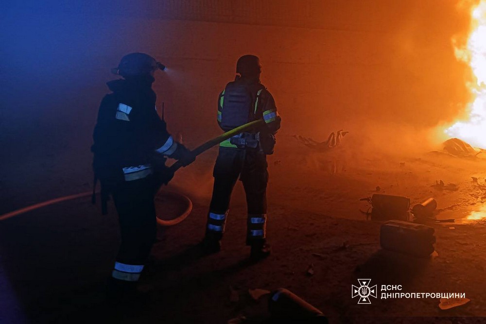 Під ударом житло, навчальний заклад, адмінбудівля: фото наслідків обстрілів Нікопольщини і Павлоградщини показали у прокуратурі і ДСНС Під ударом житло, навчальний заклад, адмінбудівля: фото наслідків обстрілів Нікопольщини і Павлоградщини показали у прокуратурі і ДСНС