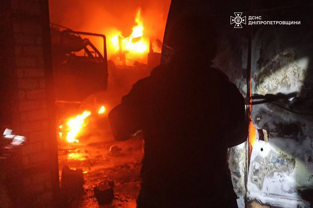 Поранені, пожежі, руйнування: про наслідки обстрілів Нікопольщини, Синельниківщини і Павлоградщини розповіли у ДСНС (фото) Поранені, пожежі, руйнування: про наслідки обстрілів Нікопольщини, Синельниківщини і Павлоградщини розповіли у ДСНС (фото)
