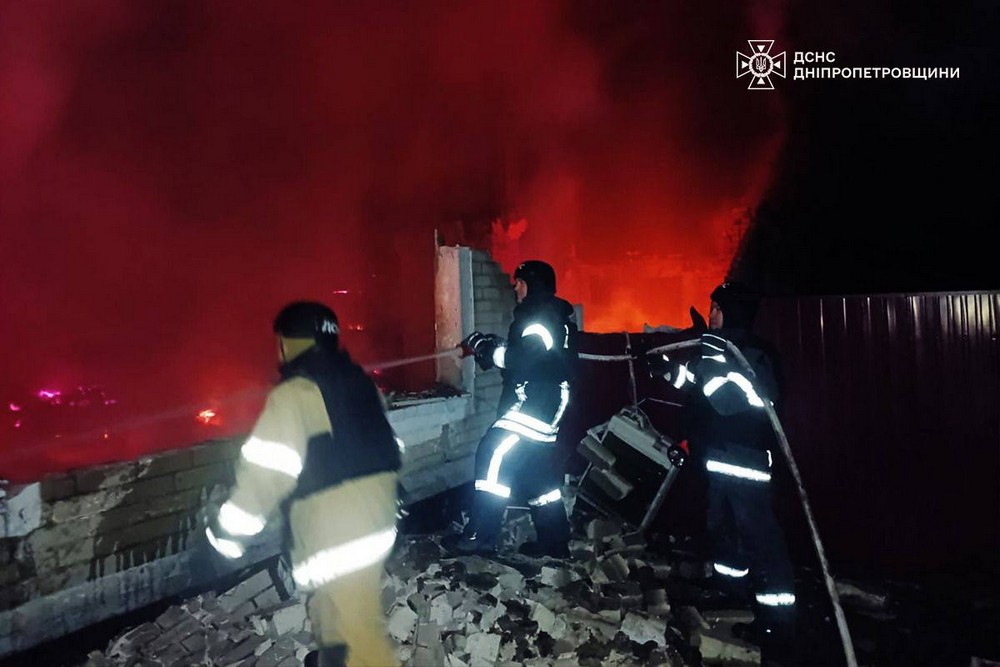 Поранені, пожежі, руйнування: про наслідки обстрілів Нікопольщини, Синельниківщини і Павлоградщини розповіли у ДСНС (фото) Поранені, пожежі, руйнування: про наслідки обстрілів Нікопольщини, Синельниківщини і Павлоградщини розповіли у ДСНС (фото)