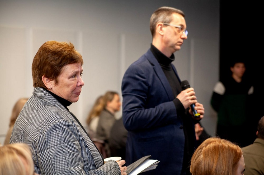 ВПО з Нікопольщини і начальник РВА взяли участь у всеукраїнської зустрічі «Разом до рішень» (фото)