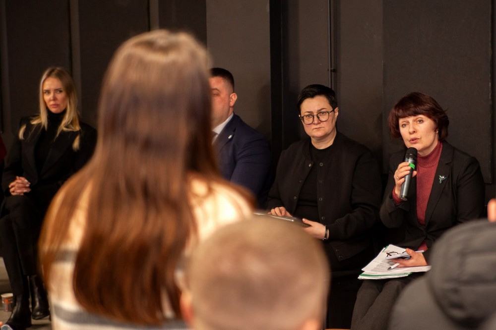 ВПО з Нікопольщини і начальник РВА взяли участь у всеукраїнської зустрічі «Разом до рішень» (фото)