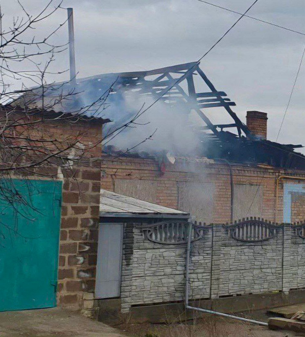 Троє поранених у Нікополі і районі, понівечено пожежну частину, гуртожиток, будинки, також під ударом ворога був Самарівський район (фото) Троє поранених у Нікополі і районі, понівечено пожежну частину, гуртожиток, будинки, також під ударом ворога був Самарівський район (фото)