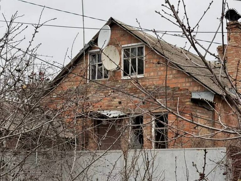 Троє поранених у Нікополі і районі, понівечено пожежну частину, гуртожиток, будинки, також під ударом ворога був Самарівський район (фото) Троє поранених у Нікополі і районі, понівечено пожежну частину, гуртожиток, будинки, також під ударом ворога був Самарівський район (фото)