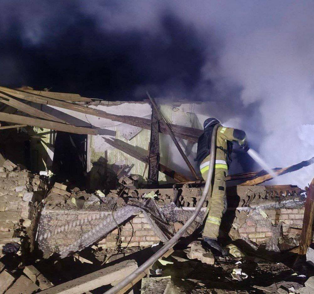 У Нікополі і районі було неспокійно цієї ночі. Також ворог атакував Синельниківщину. На жаль, є поранені і руйнування. У Нікополі і районі було неспокійно цієї ночі. Також ворог атакував Синельниківщину. На жаль, є поранені і руйнування.