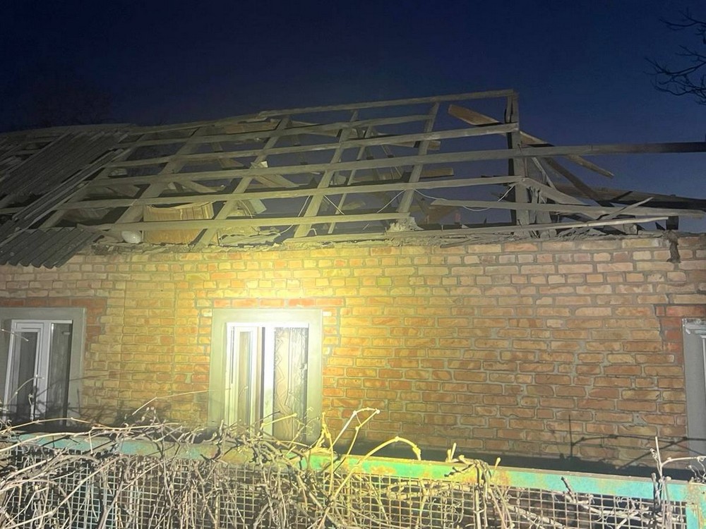 Ворог накрив Нікопольщину «Градом», є поранений у Павлоградському районі, на Синельниківщині пошкоджене пожежне депо (фото) Ворог накрив Нікопольщину «Градом», є поранений у Павлоградському районі, на Синельниківщині пошкоджене пожежне депо (фото)