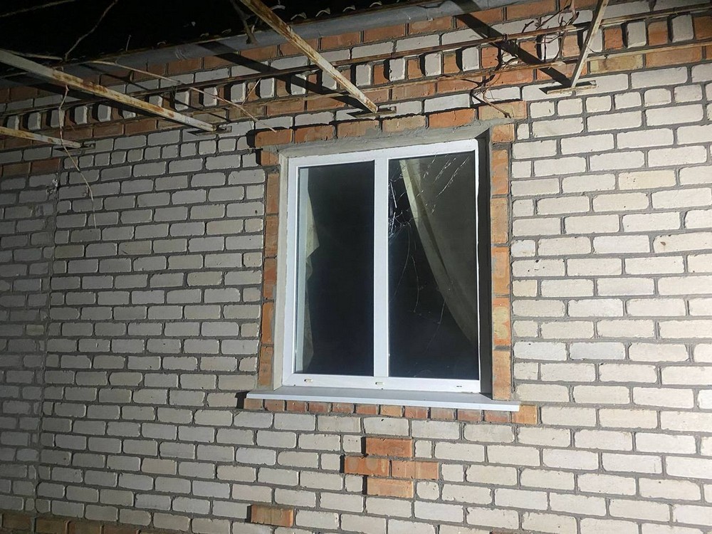 Ворог накрив Нікопольщину «Градом», є поранений у Павлоградському районі, на Синельниківщині пошкоджене пожежне депо (фото) Ворог накрив Нікопольщину «Градом», є поранений у Павлоградському районі, на Синельниківщині пошкоджене пожежне депо (фото)