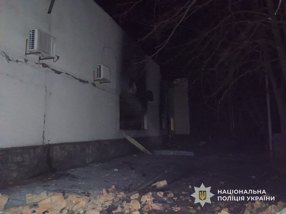 Понад 100 ударів по Нікопольщині, п’ятеро постраждалих в області – поліція розповіла про наслідки атак за добу (фото)