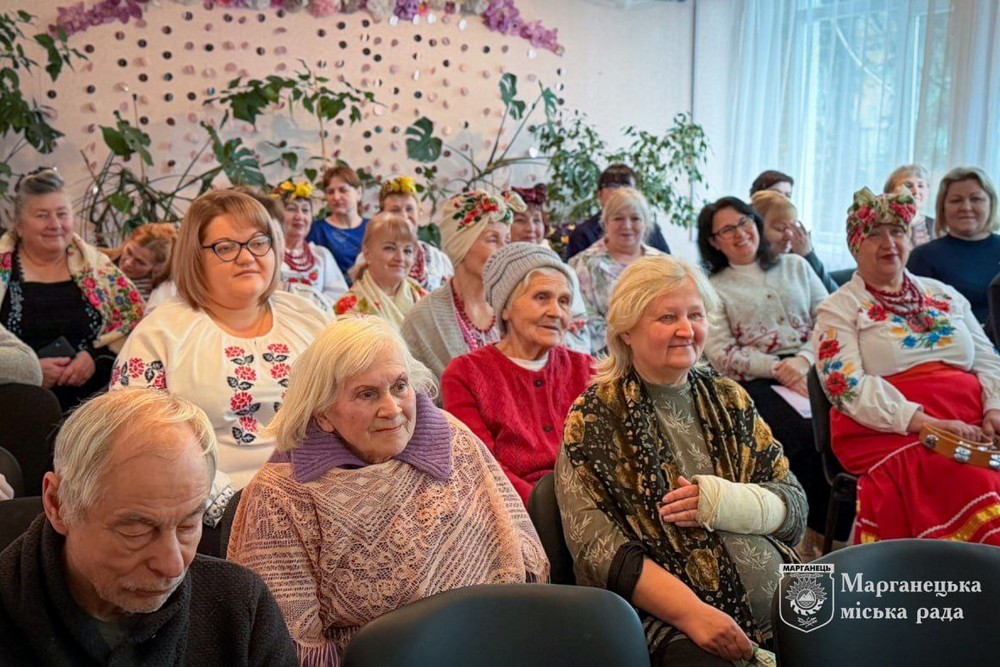 У Марганці для літніх людей організували свято (фото) У Марганці для літніх людей організували свято (фото)