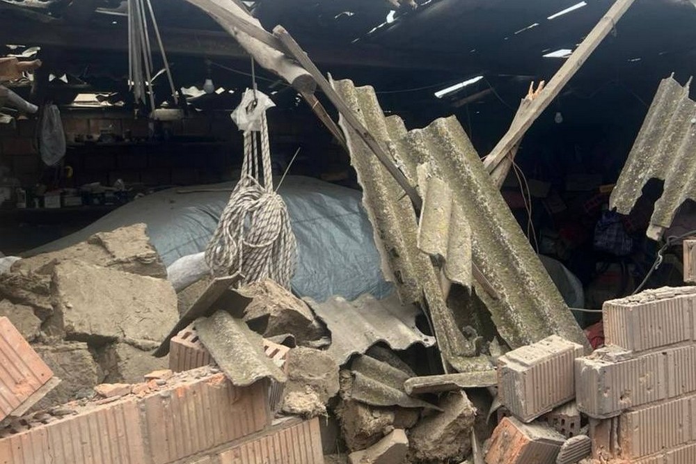 У Нікополі внаслідок артобстрілу поранено жінку, під ударом ворога також були район і Криворіжжя (фото) У Нікополі внаслідок артобстрілу поранено жінку, під ударом ворога також були район і Криворіжжя (фото)