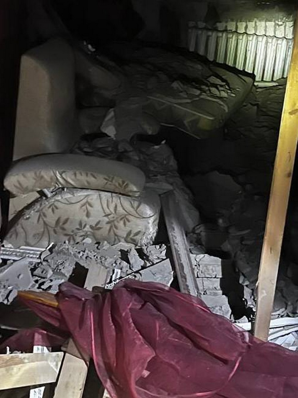 Нікополь і район, а також Синельниківщина, були під ворожими ударами вночі – є руйнування, сталася пожежа (фото) Нікополь і район, а також Синельниківщина, були під ворожими ударами вночі – є руйнування, сталася пожежа (фото)