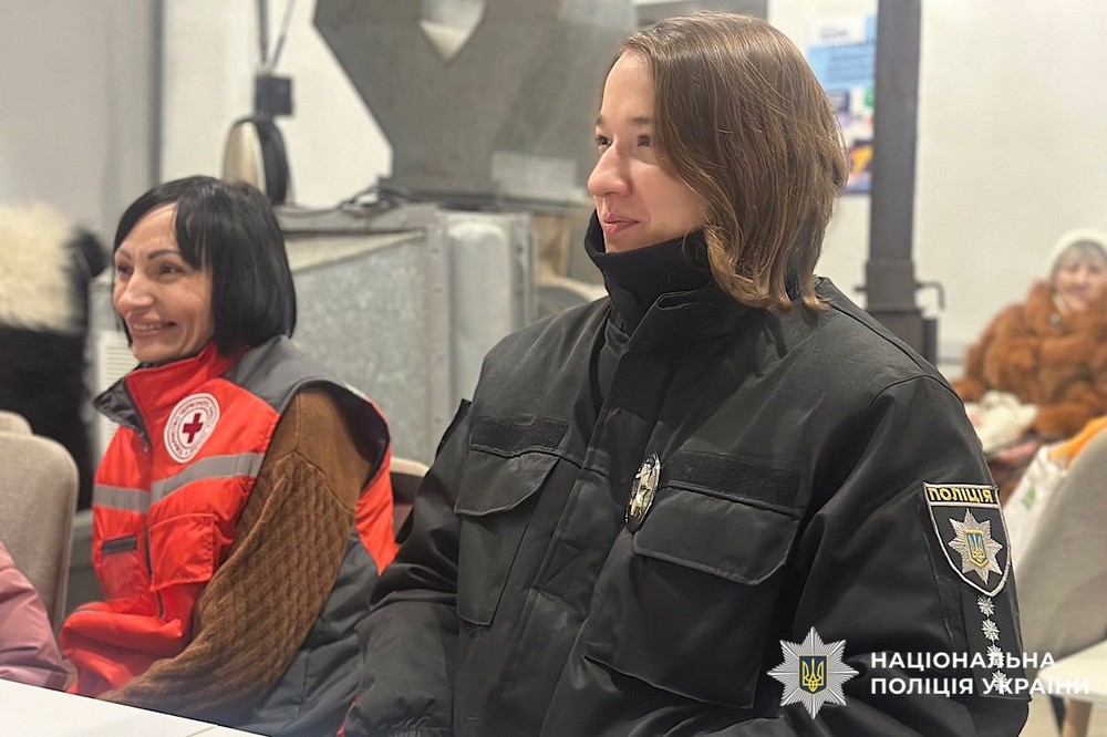 поліцейські Нікополя провели заняття з волонтерами Червоного хреста (фото)