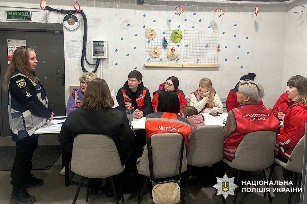 поліцейські Нікополя провели заняття з волонтерами Червоного хреста (фото) 8