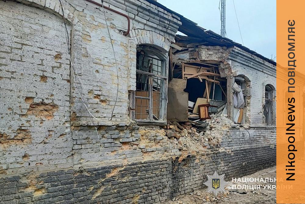 Ворог вдарив по прибережній частині Нікополя і поранив чоловіка, під ударами були район і область – багато руйнувань (фото)