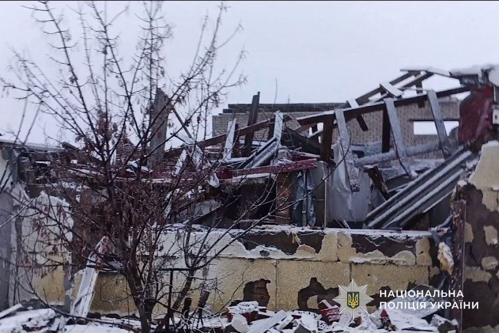 На Нікопольщині дрони атакували поліцію і фермера, на Синельниківщині вдарили по будинку: троє поранених (фото)