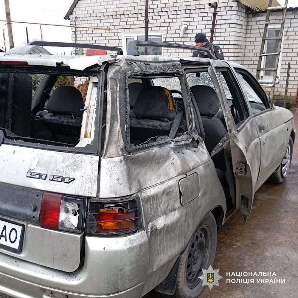 Ворог вдарив по прибережній частині Нікополя і поранив чоловіка, під ударами були район і область – багато руйнувань (фото)