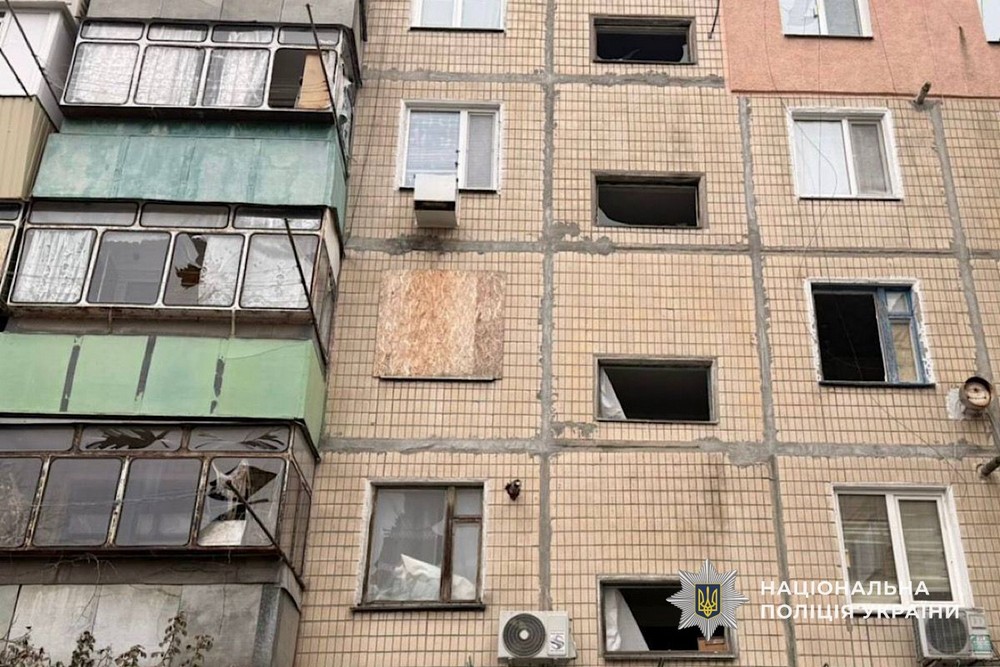 Ворог вдарив по прибережній частині Нікополя і поранив чоловіка, під ударами були район і область – багато руйнувань (фото)