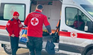 волонтери Нікополя евакуювали жінку (фото)