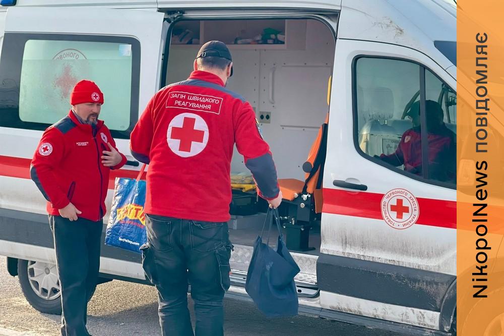 Опинилася у складних життєвих обставинах через обстріл: волонтери Нікополя евакуювали жінку (фото) 1 волонтери Нікополя евакуювали жінку (фото)