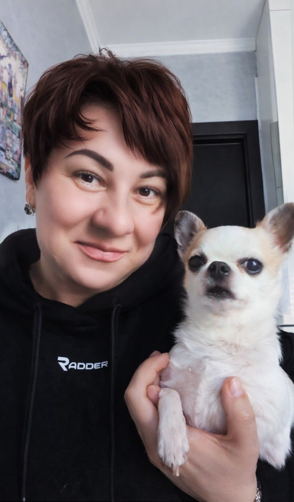 «Як жити у Нікополі, вміти не переплутати ворону з дроном, мопед з шахедом, працювати на заводі і зібрати 2,6 млн для ЗСУ» - відверте інтерв’ю з волонтеркою