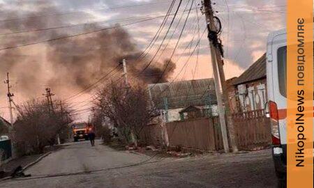 «Тишу сплячого міста розірвали потужні вибухи РСЗВ»: у Нікополі сьогодні волонтери допомагали рятувати поранених (фото)