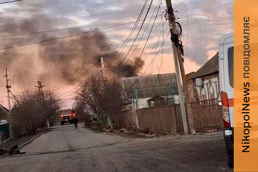 «Тишу сплячого міста розірвали потужні вибухи РСЗВ»: у Нікополі сьогодні волонтери допомагали рятувати поранених (фото)