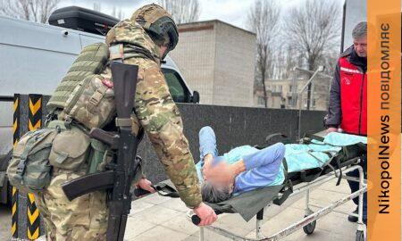 «Тепер все буде добре»: «Білі Янголи» евакуювали з Нікополя і району чотирьох маломобільних людей (фото, відео)
