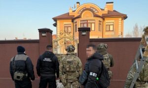 Розікрали мільйони на фортифікаціях на Дніпропетровщині: повідомлено про підозри посадовця військової частини