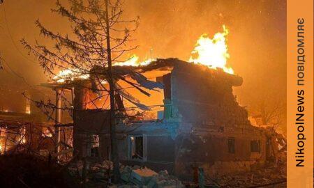 Двоє поранених, пожежі і руйнування: ворог бив по Нікопольщині, Синельниківщині і Павлоградщині