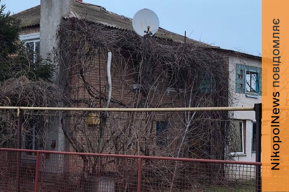 У Нікополі важко поранено жінку, побито будинки, також поранена є на Синельниківщині, під ударом було і Криворіжжя (фото)