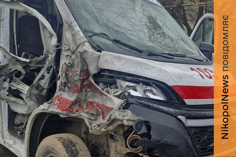 Ворог вдарив по швидкій, скутеру, авто і будинку на Нікопольщині – четверо поранених, також постраждалий у Дніпровському районі, під ударом були Криворіжжя і Синельниківщина (фото)