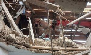 Ворог зруйнував будинок у Марганці під час нічного обстрілу (фото)